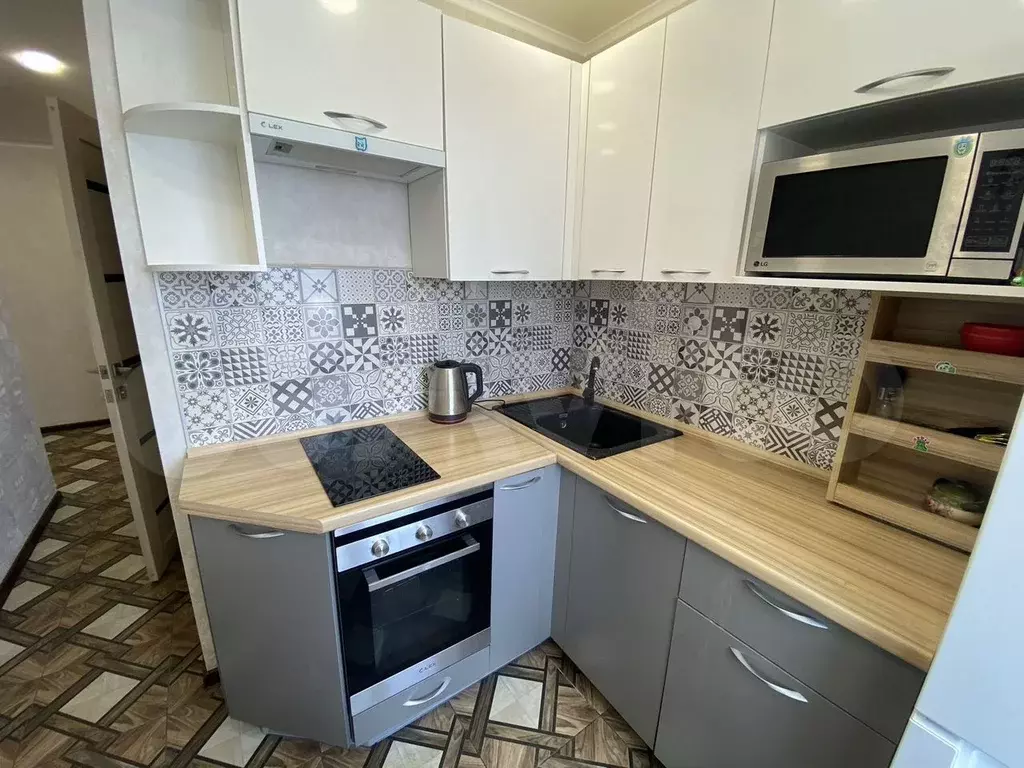 2-к. квартира, 50 м, 6/9 эт. - Фото 0