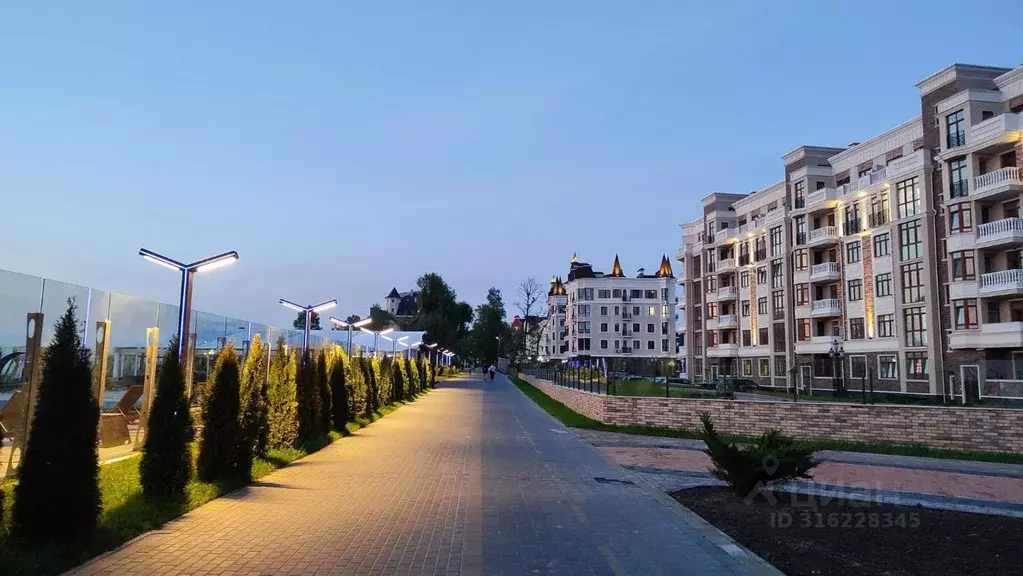 2-к кв. Калининградская область, Зеленоградск ул. Гагарина, 85к4 (70.0 ... - Фото 1