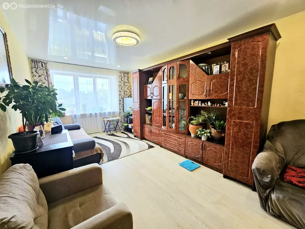 3-комнатная квартира: посёлок городского типа Стрижи, улица МОПРа, 1 ... - Фото 1