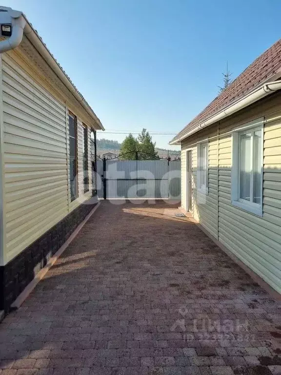 Дом в Бурятия, Тарбагатайский район, Саянтуйское с/пос, с. Нижний ... - Фото 1