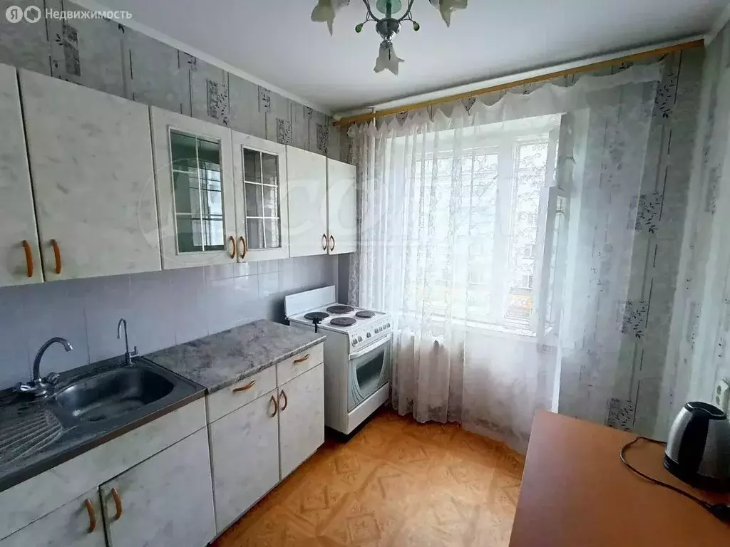 2-комнатная квартира: Тюмень, улица Энергетиков, 53 (48 м) - Фото 1