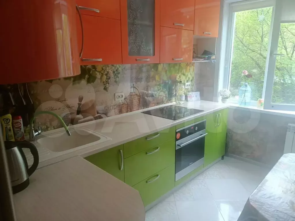 3-к. квартира, 55 м, 2/10 эт. - Фото 1