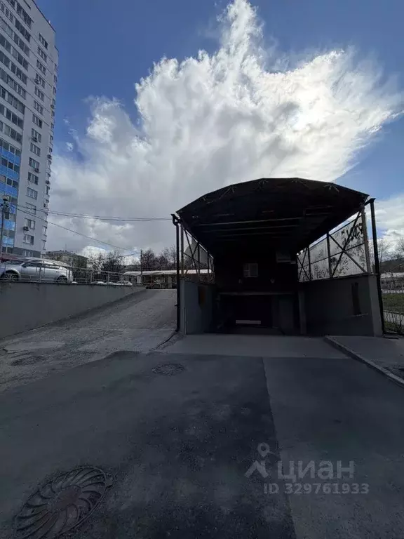 Гараж в Свердловская область, Екатеринбург ул. Кировградская, 42 (18 ... - Фото 1