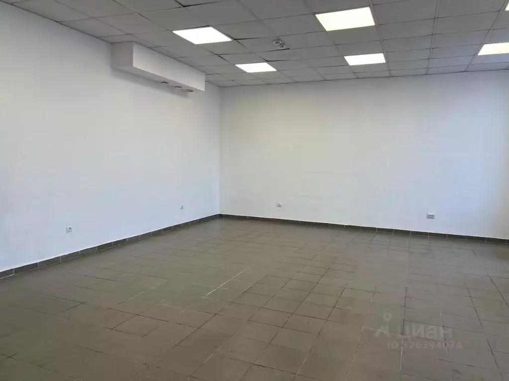 Помещение свободного назначения в Омская область, Омск просп. ... - Фото 1