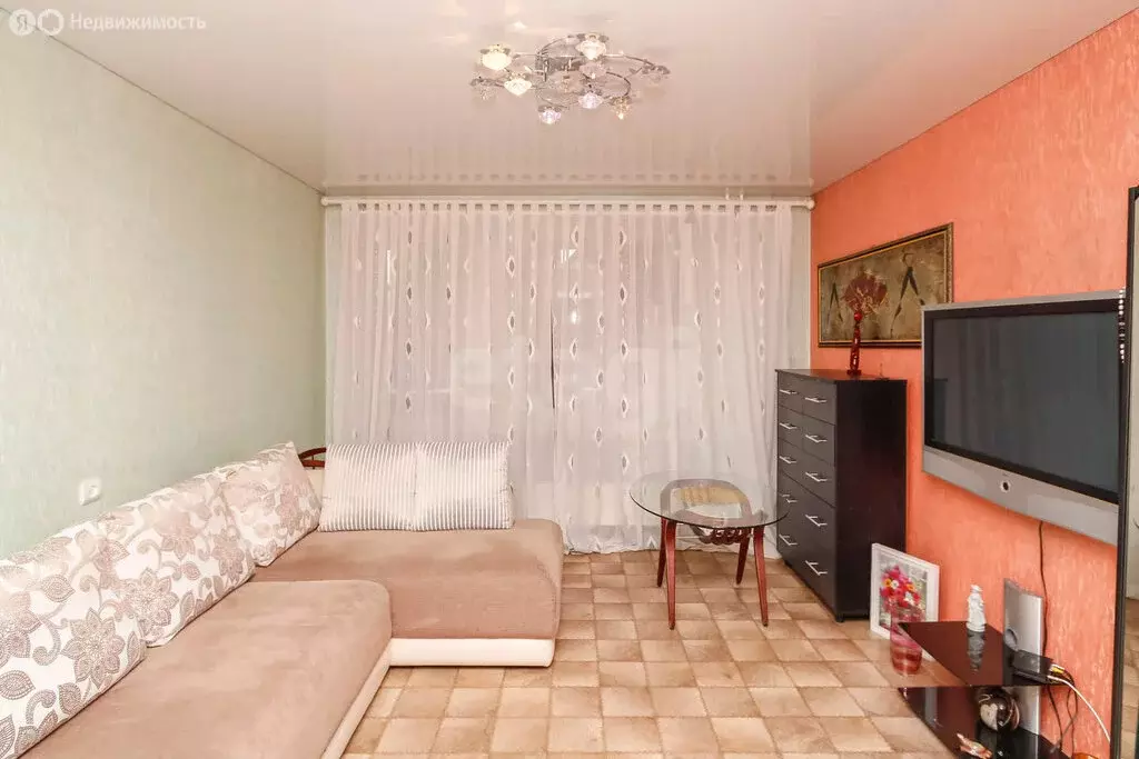 2-комнатная квартира: Тюмень, улица Александра Матросова, 1 (47.3 м) - Фото 1