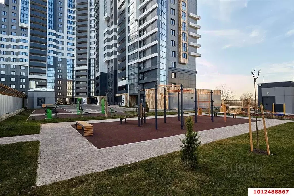 2-к кв. Краснодарский край, Краснодар ул. Красных Партизан (58.55 м) - Фото 1