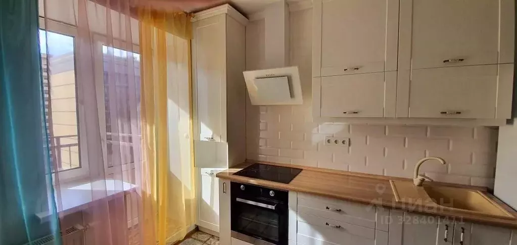 1-к кв. Татарстан, Казань ул. Рауиса Гареева, 100 (33.0 м) - Фото 1