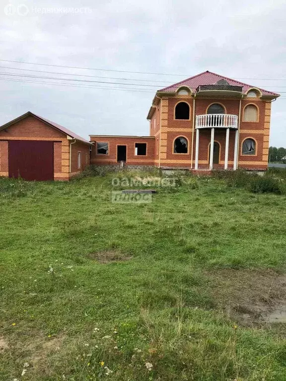 Дом в село Средние Тарманы, улица Мира, 53 (244 м) - Фото 0