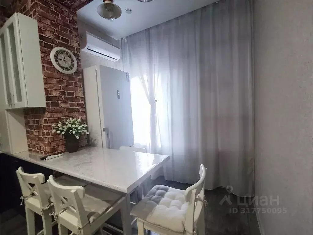 1-к кв. Краснодарский край, Геленджик Крымская ул., 19к5 (46.0 м) - Фото 0