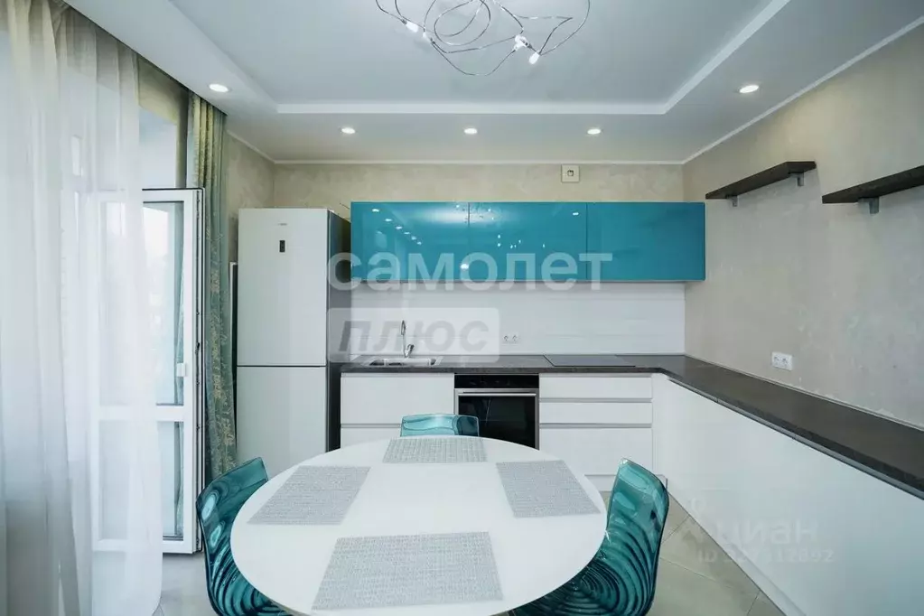 2-к кв. Омская область, Омск ул. Красный Путь, 143к3 (73.8 м) - Фото 1