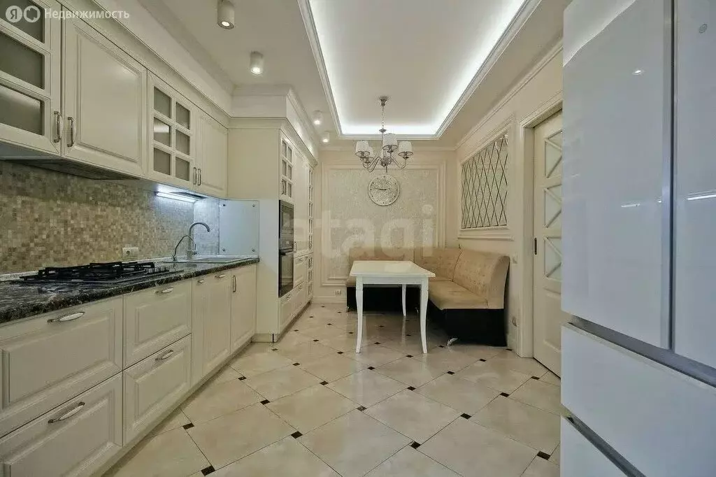 2-комнатная квартира: Калининград, Красная улица, 139В (72.5 м) - Фото 1