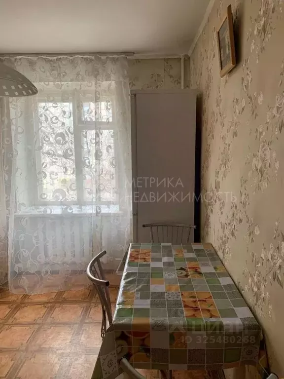 3-к кв. Тюменская область, Тюмень ул. 50 лет Октября, 33 (53.0 м) - Фото 1