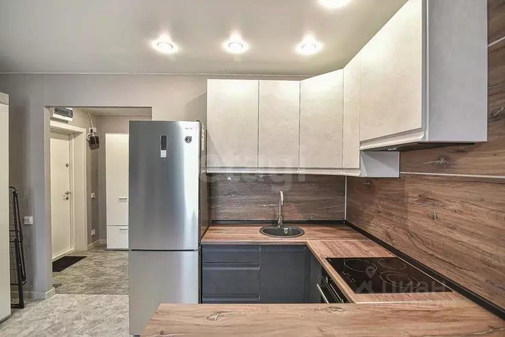 Студия Сахалинская область, Южно-Сахалинск ул. Имени Владимира ... - Фото 1