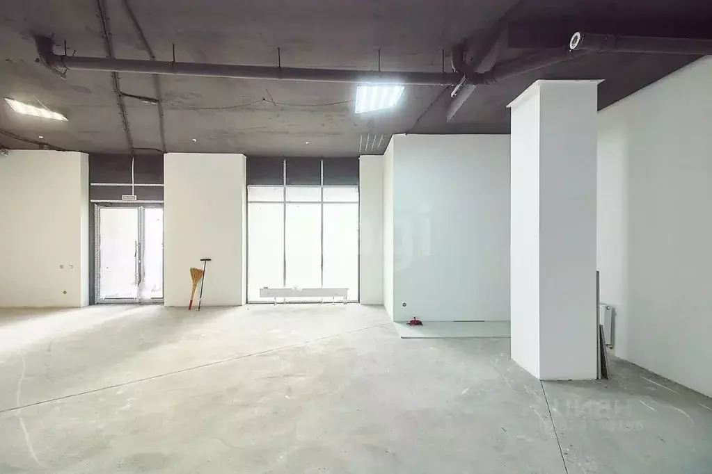 Помещение свободного назначения в Тюменская область, Тюмень ул. ... - Фото 1