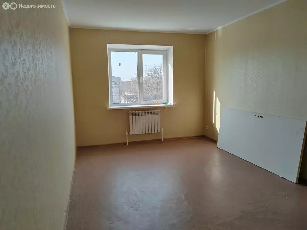 1-комнатная квартира: посёлок городского типа Белые Берега, улица ... - Фото 0