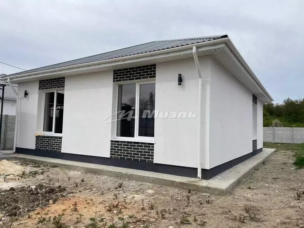 Дом в Крым, Симферопольский район, Добровское с/пос, с. Пионерское ул. ... - Фото 2