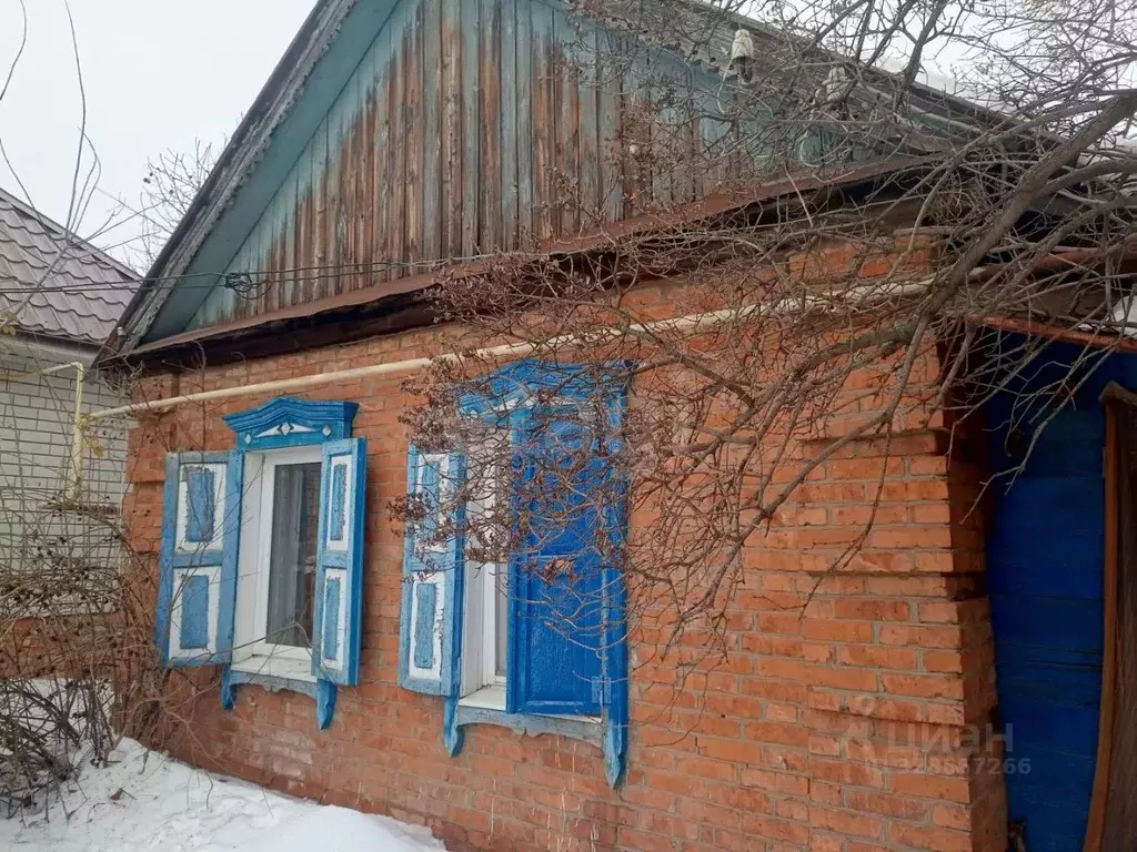 Дом в Саратовская область, Энгельс Новоузенская ул., 96 (58 м) - Фото 1