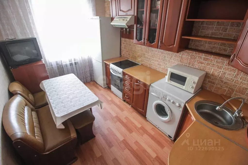 2-к кв. Алтайский край, Барнаул Взлетная ул., 40 (55.7 м) - Фото 1