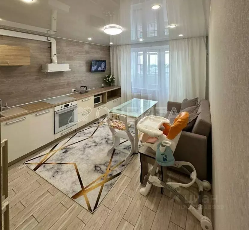 2-к кв. Тюменская область, Тюмень Кремлевская ул., 85 (66.2 м) - Фото 0