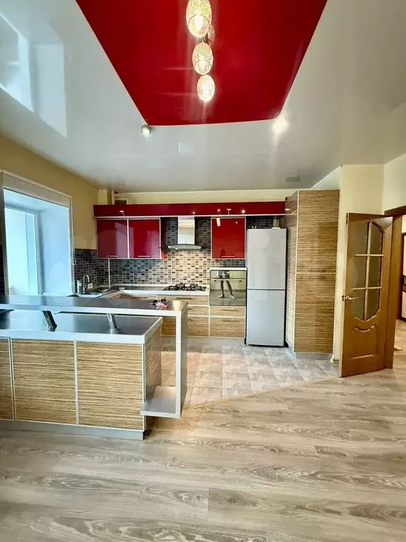 3-к. квартира, 110 м, 1/3 эт. - Фото 0