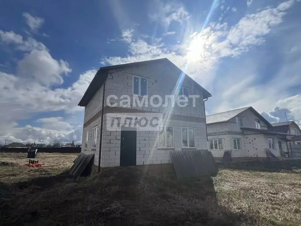 Дом в Курская область, Курчатовский район, Дичнянский сельсовет, д. ... - Фото 1
