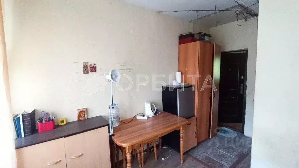 Комната Тюменская область, Тюмень Ленинградская ул., 1Б (11.7 м) - Фото 1