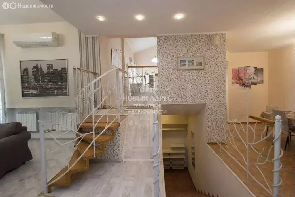5-комнатная квартира: Калуга, улица Чичерина, 18 (280 м) - Фото 0