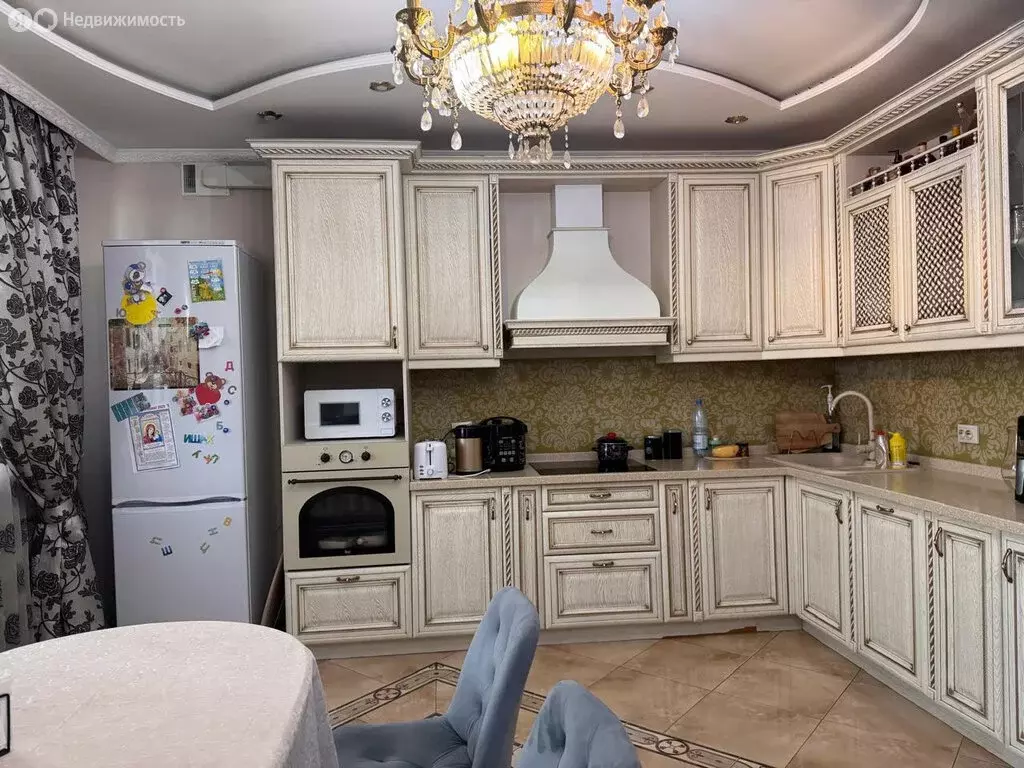 3-комнатная квартира: Азов, Московская улица, 86 (130 м) - Фото 0