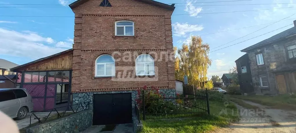 Дом в Алтайский край, Бийск ул. Максима Горького (129 м) - Фото 1