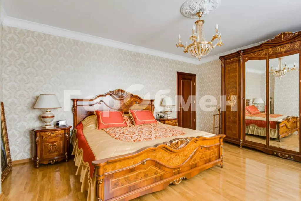 Продается 4-комнатная квартира - Фото 1