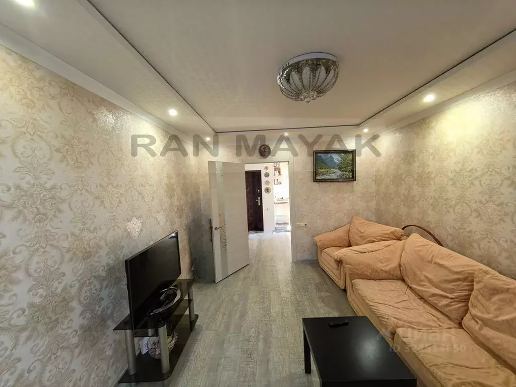 2-к кв. Адыгея, Майкоп ул. 12 Марта, 150К2 (50.9 м) - Фото 2