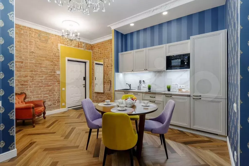 2-к. квартира, 65 м, 1/6 эт. - Фото 0