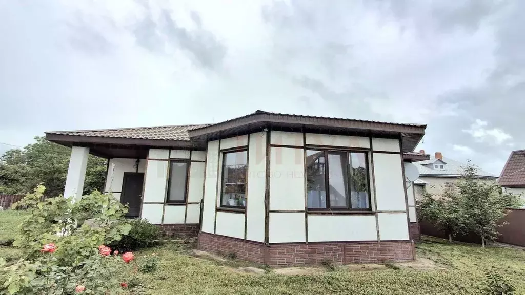 Дом в Белгородская область, Старооскольский городской округ, с. ... - Фото 1