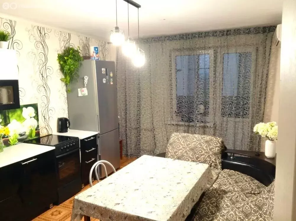 3-комнатная квартира: Крымск, микрорайон Надежда, улица Надежды, 1 ... - Фото 1