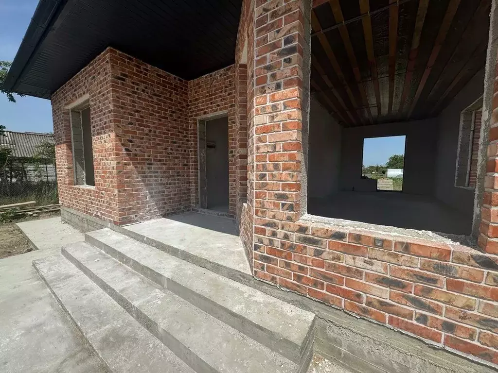 Дом в Краснодарский край, Темрюкский район, Краснострельское с/пос, ... - Фото 1