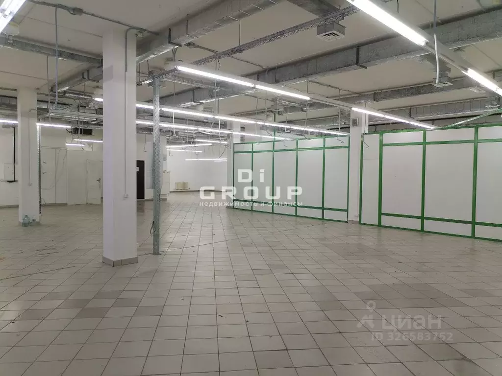 Торговая площадь в Татарстан, Казань Габдуллы Тукая ул., 2 (2500 м) - Фото 1