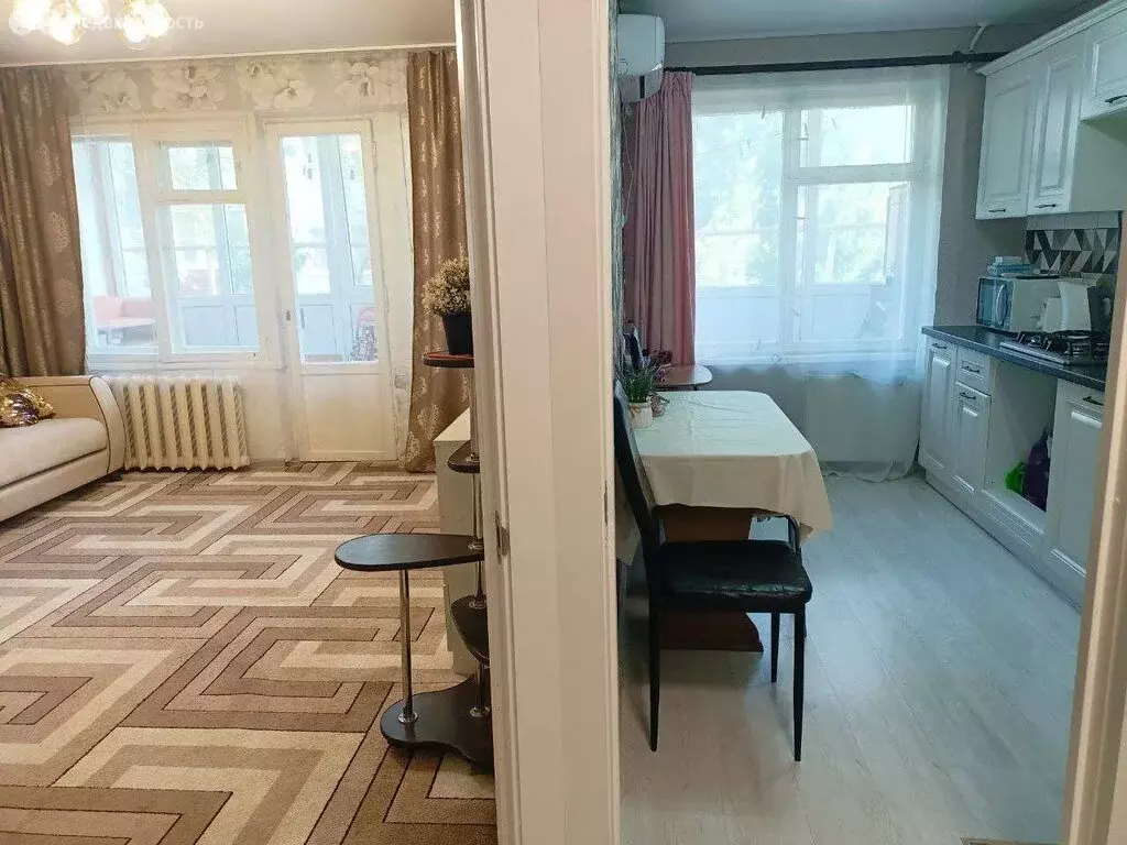 2-комнатная квартира: станица Новотитаровская, посёлок ... - Фото 2