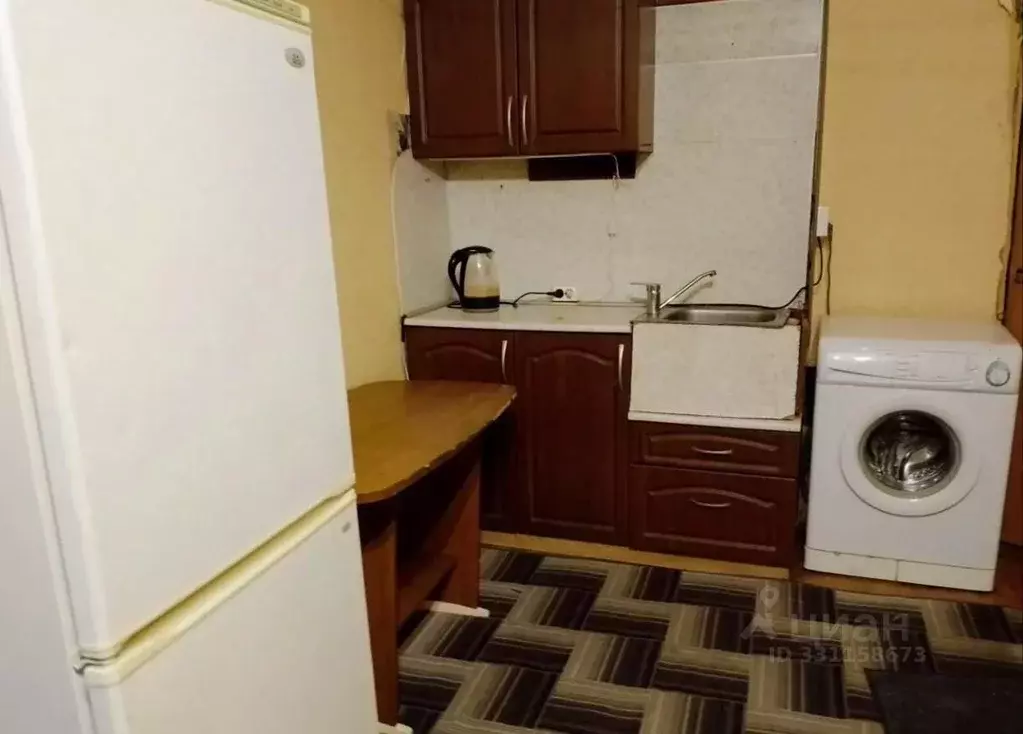 Комната Челябинская область, Челябинск Салютная ул., 23 (16.0 м) - Фото 1