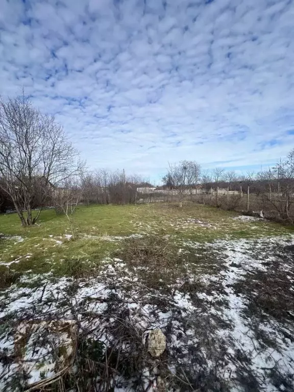 Участок в Крым, Симферопольский район, с. Урожайное  (6.7 сот.) - Фото 1