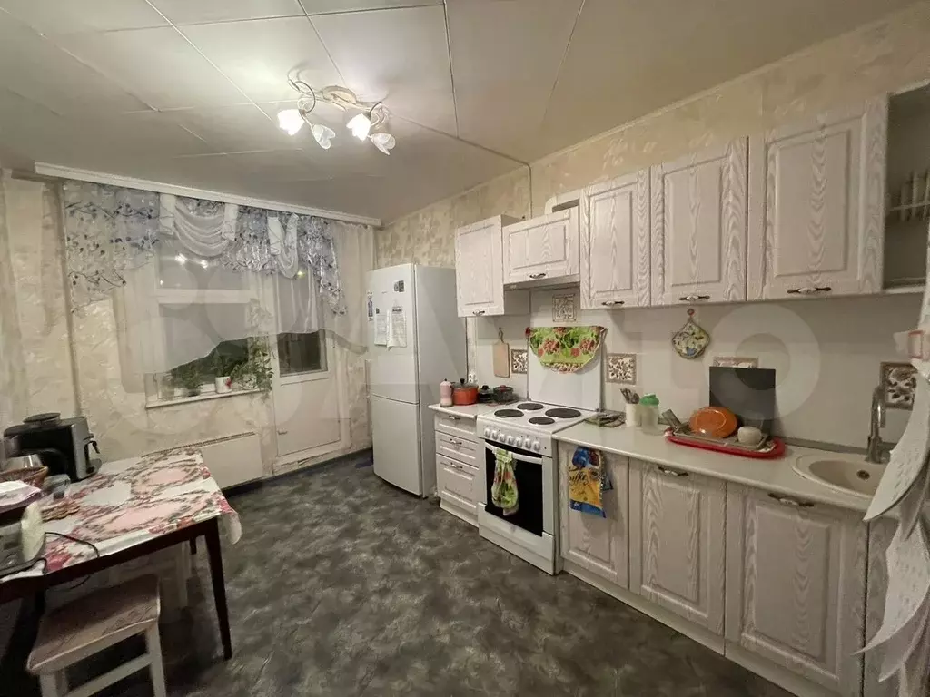 Комната 17 м в 3-к., 2/9 эт. - Фото 0