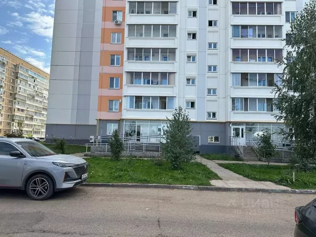 Помещение свободного назначения в Татарстан, Набережные Челны ул. ... - Фото 1