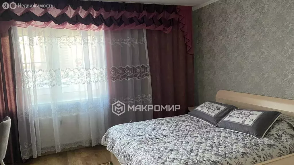 3-комнатная квартира: Санкт-Петербург, Гудиловская улица, 6к1 (76.4 м) - Фото 1