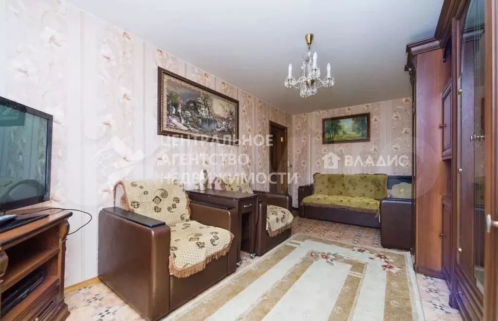 2-к. квартира, 43,5 м, 5/5 эт. - Фото 0