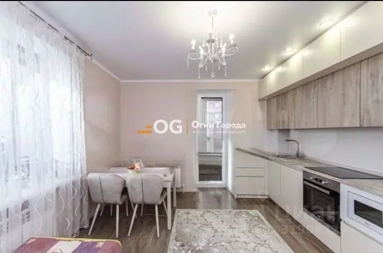 2-к кв. Брянская область, Брянск ул. Горбатова, 45 (63.0 м) - Фото 0