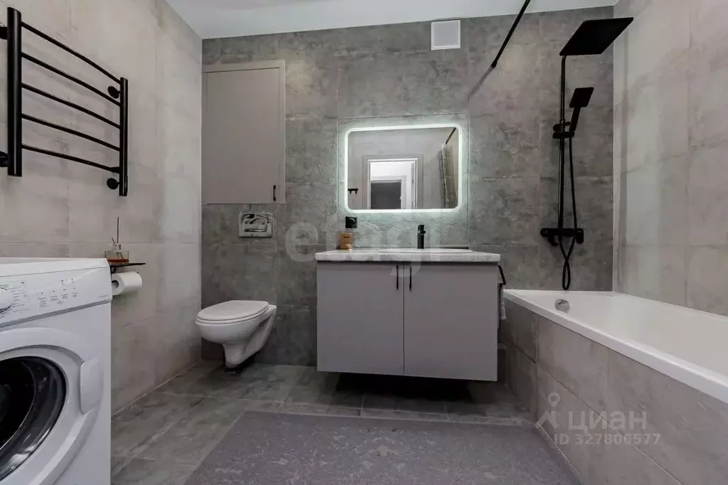 3-к кв. Тюменская область, Тюмень ул. Монтажников, 42А (56.4 м) - Фото 1