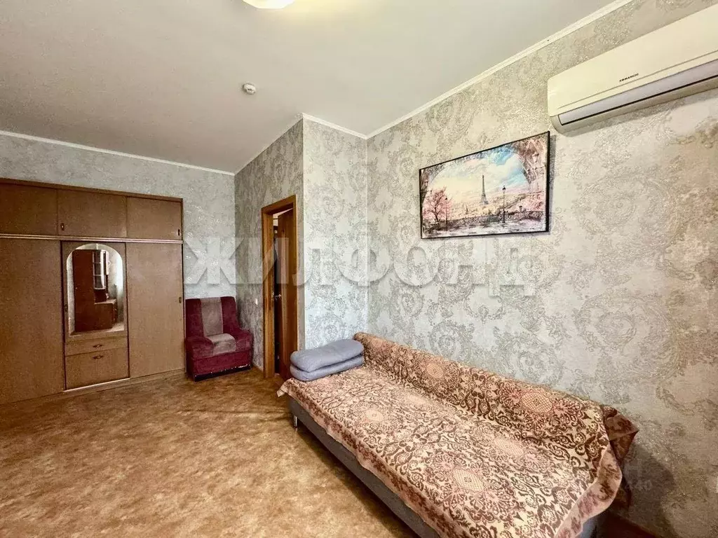 1-к кв. Кемеровская область, Ленинск-Кузнецкий Топкинская ул., 150/1 ... - Фото 1