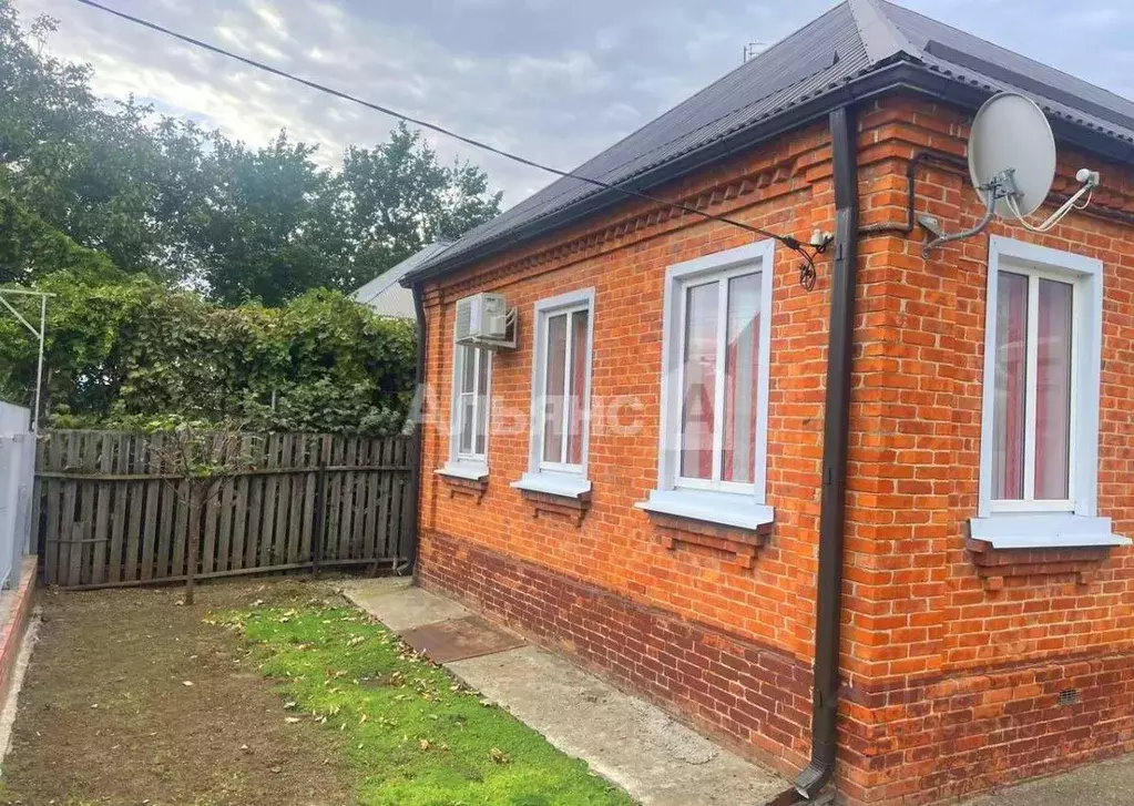 Дом в Краснодарский край, Усть-Лабинск ул. Гайдара (74 м) - Фото 1