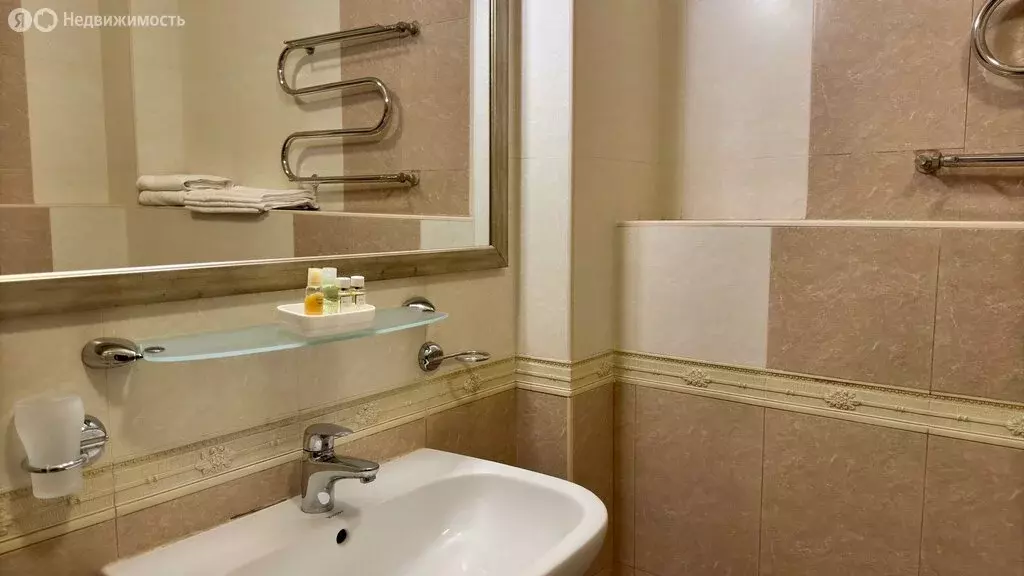 2-комнатная квартира: Алушта, Комсомольская улица, 5 (101.1 м) - Фото 0