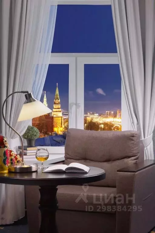 Комната Москва Моховая ул., 10С1 (10.0 м) - Фото 1