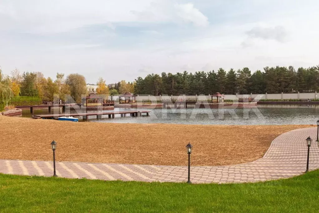 Участок в Московская область, Красногорск городской округ, д. ... - Фото 1